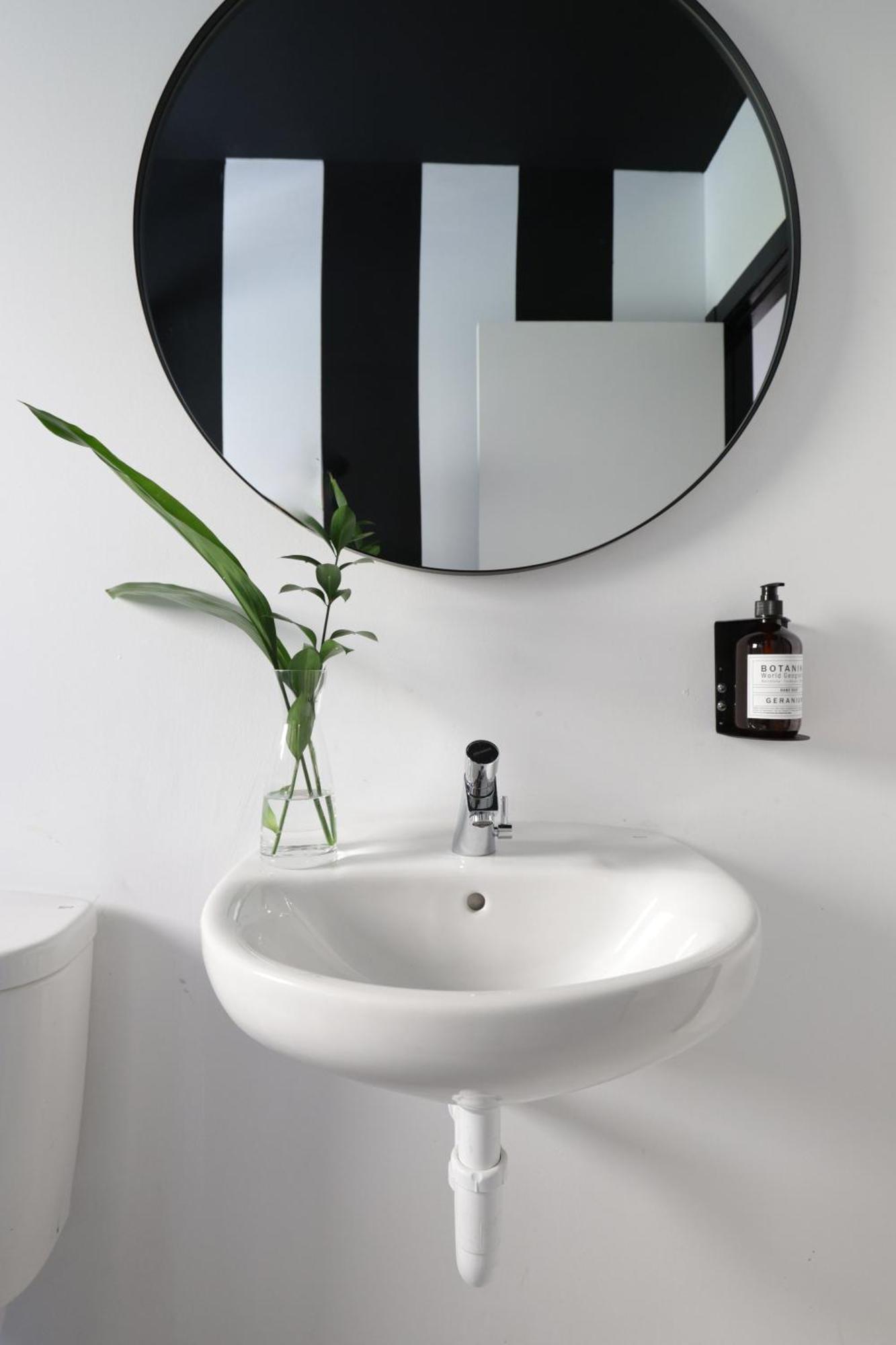 Black And White Hostel Palamos Luaran gambar